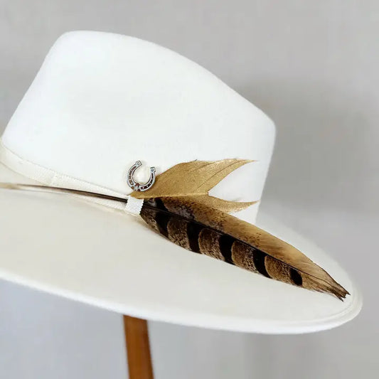 "Giddy Up" Sparkle Horseshoe Hat Pin